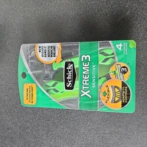 NWT/Unopened 4 Pack Schick Xtreme 3 Sensitive Disposable Razors